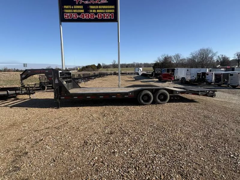 2024 MAXX-D MAXXD 102X26 GOOSENECK CARHAULER Flatbed Trailer