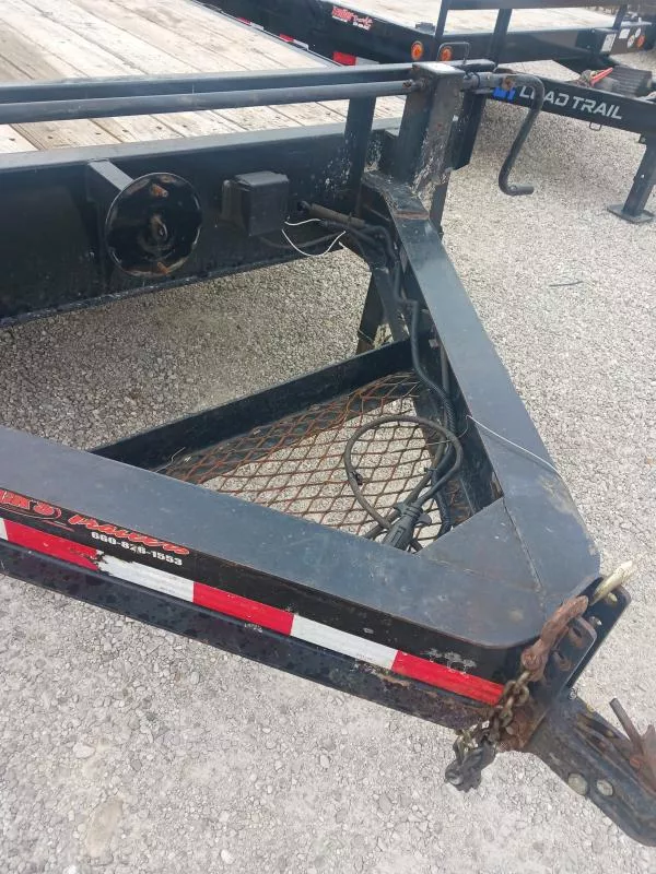 used Equipment / Flatbed Trailers Load Trail  for sale, in Eugene, MO Thumbnail 6