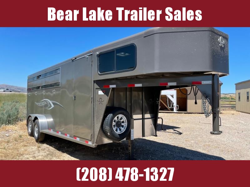 2022 Titan Royal II GN 4 Horse Trailer 2022 Titan Royal II GN 4 Horse Trailer