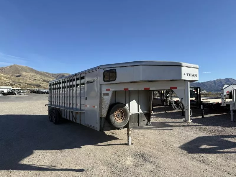 2014 Titan Trailers 24' Standard Stock / Stock Combo Trailer