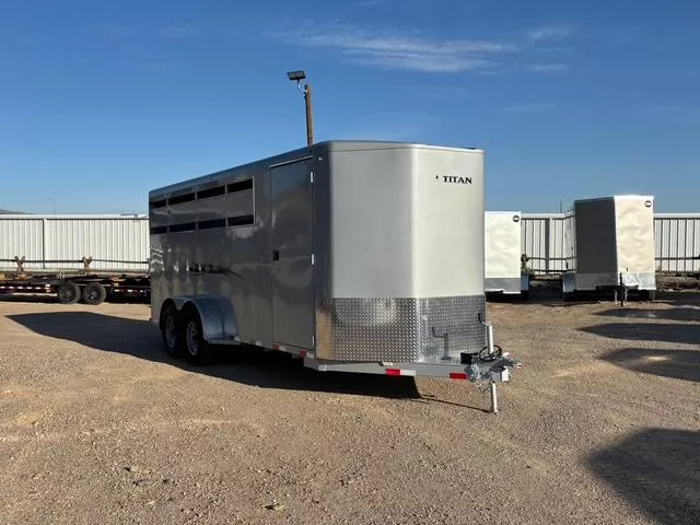2025 Titan Trailers Avalanche I 4 Horse Trailer 