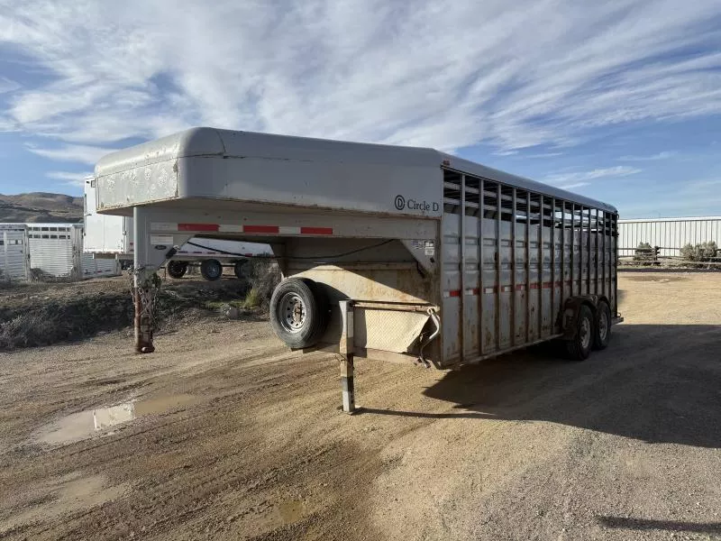 2017 Circle D 20' Stock / Stock Combo Trailer