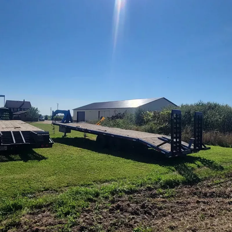 25' Gooseneck Flatbed Trailer