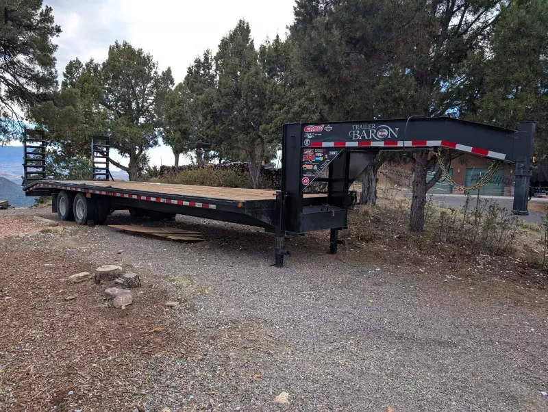 2020 25,000' GVWR Quality 30' Gooseneck Tandem Dual Flatbed Trailer with 5' pop-up Dovetail