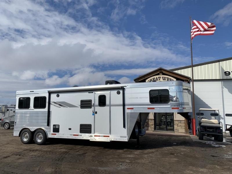 2020 SMC 2 Horse 9' LQ Trailer SL829DR Horse Trailer 2020 SMC 2 Horse 9' LQ Trailer SL829DR Horse Trailer