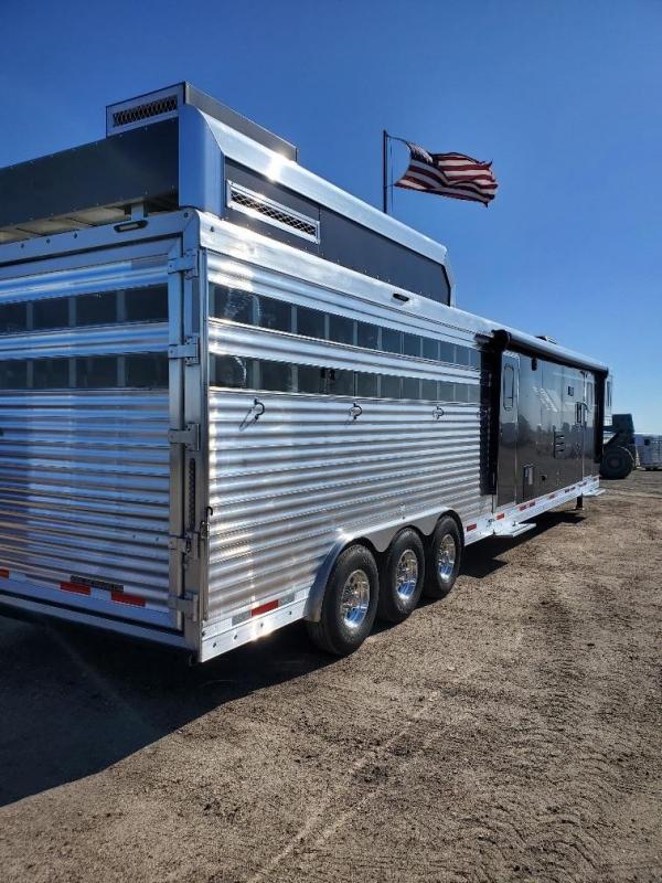 2020 SMC Horse Trailers SL81613SSRT Livestock Trailer Great West Trailer and Truck in Colorado