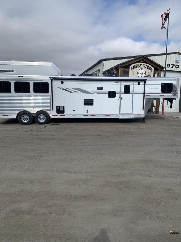 2021 SMC Horse Trailers 14ft Short Wall slide out 3 Horse Trailer 2021 SMC Horse Trailers 14ft Short Wall slide out 3 Horse Trailer