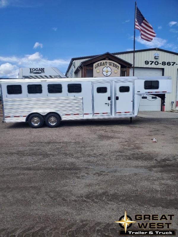 2017 Logan Coach Riot 4 Horse Horse Trailer 2017 Logan Coach Riot 4 Horse Horse Trailer