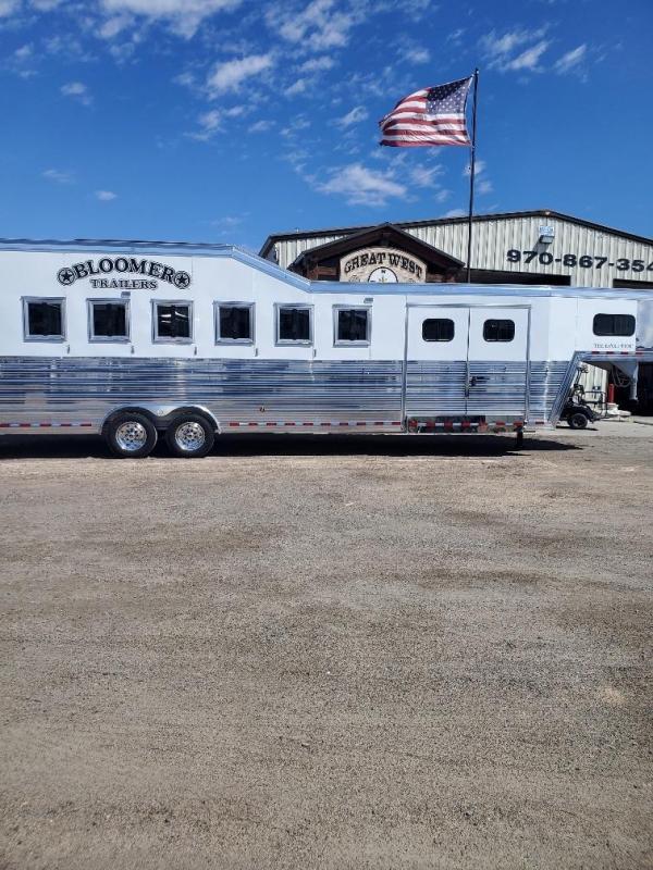 2020 Bloomer Trainers pkg 6 Horse Trailer 2020 Bloomer Trainers pkg 6 Horse Trailer