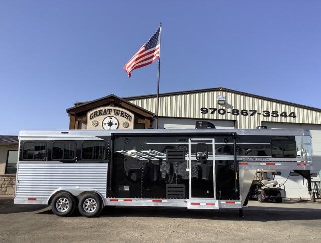 2022 SMC 3 Horse GN Trailer SL839DR 9' Short Wall Living Quarter Horse Trailer 2022 SMC 3 Horse GN Trailer SL839DR 9' Short Wall Living Quarter Horse Trailer