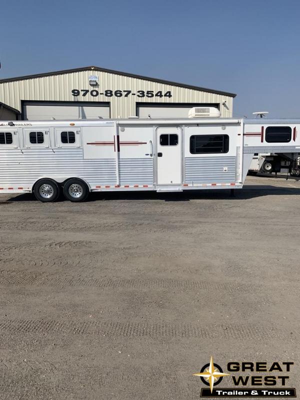 2004 Elite Trailers 13ft Short Wall 3 Horse Trailer 2004 Elite Trailers 13ft Short Wall 3 Horse Trailer
