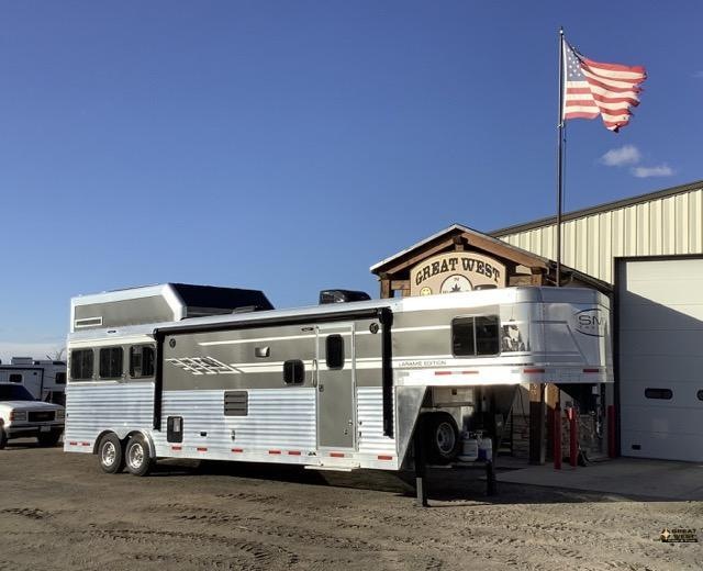 2023 SMC 3 Horse Slant GN Living Quarters Horse Trailer with 14ft Short Wall 2023 SMC 3 Horse Slant GN Living Quarters Horse Trailer with 14ft Short Wall
