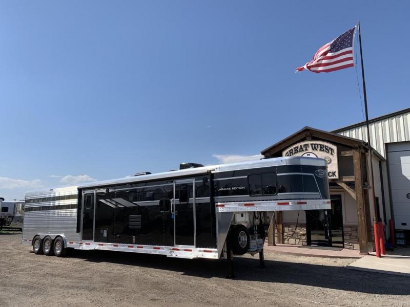 2020 SMC Stock Combo 13' Short Wall Horse Trailer 2020 SMC Stock Combo 13' Short Wall Horse Trailer
