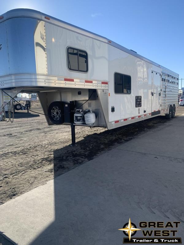 2018 Exiss Trailers STC COMBO Horse Trailer 2018 Exiss Trailers STC COMBO Horse Trailer
