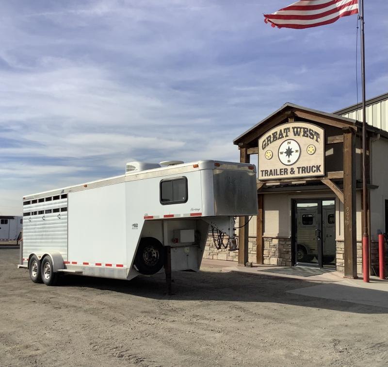 2003 Integrity 8' Short Wall 3 Horse Trailer Weekender Package 2003 Integrity 8' Short Wall 3 Horse Trailer Weekender Package