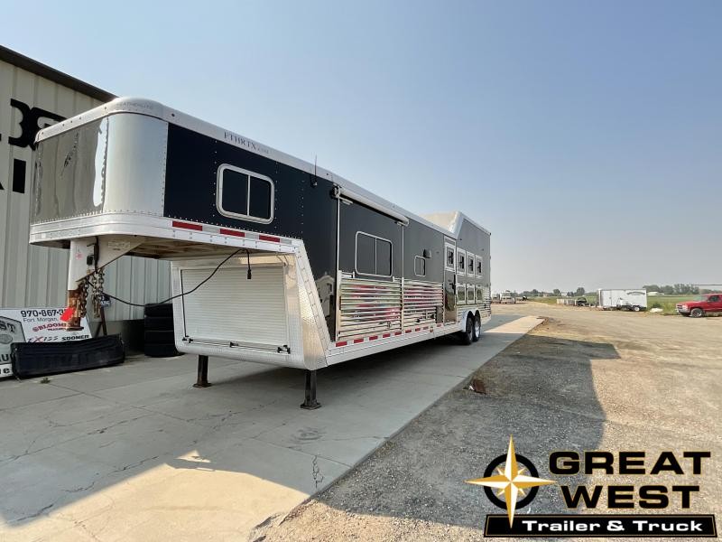 2015 Featherlite 8581-4H0C-STD Horse Trailer 2015 Featherlite 8581-4H0C-STD Horse Trailer