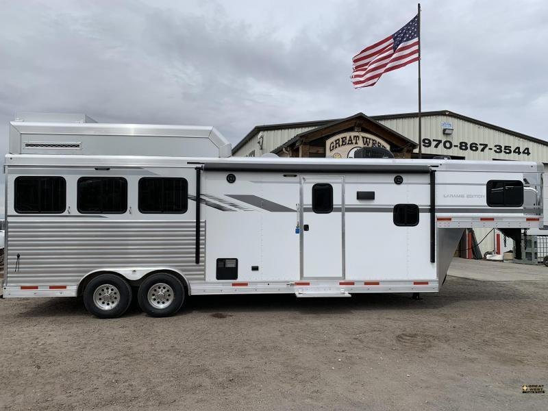 2023 SMC 3 Horse with 10' Living Quaters Horse Trailer 2023 SMC 3 Horse with 10' Living Quaters Horse Trailer