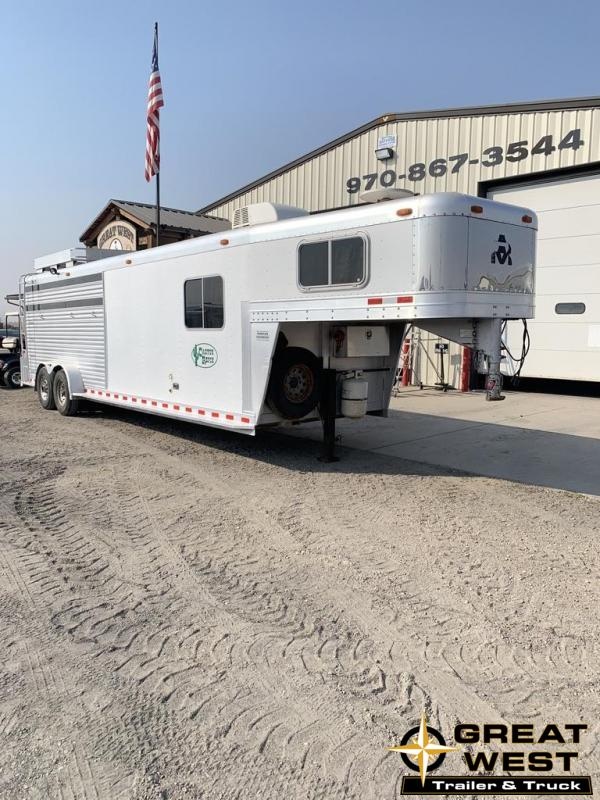 2002 Platinum Coach Weekender LQ 4 Horse Trailer 2002 Platinum Coach Weekender LQ 4 Horse Trailer