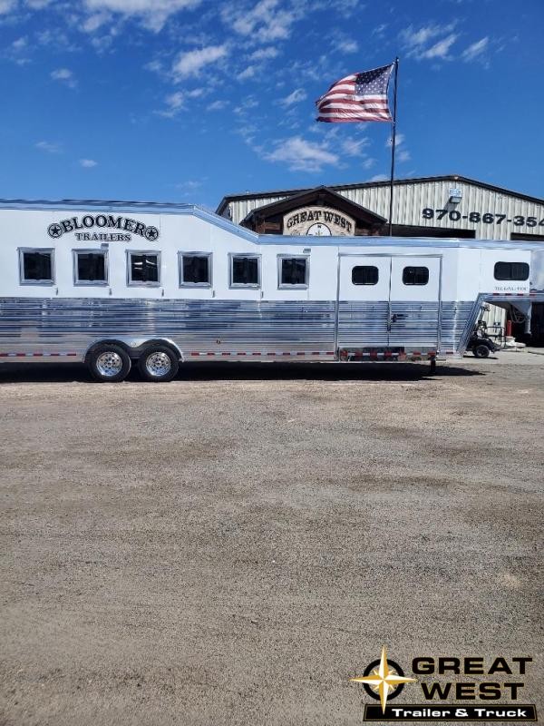 2020 Bloomer Trainers pkg 6 Horse Trailer 2020 Bloomer Trainers pkg 6 Horse Trailer
