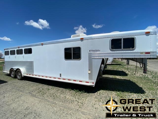 2003 Platinum Coach 4H LQ Horse Trailer 2003 Platinum Coach 4H LQ Horse Trailer