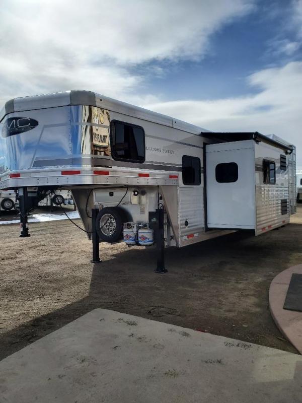 2020 SMC Horse Trailers SL8416SSR Horse Trailer 2020 SMC Horse Trailers SL8416SSR Horse Trailer