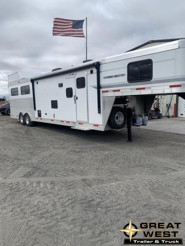 2021 SMC Horse Trailers 13ft SW Slide Out 4 Horse Trailer 2021 SMC Horse Trailers 13ft SW Slide Out 4 Horse Trailer