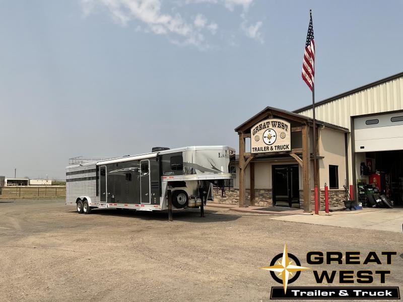 2017 Lakota 11ft Short Wall slide out Stock/ Combo Horse Trailer 2017 Lakota 11ft Short Wall slide out Stock/ Combo Horse Trailer