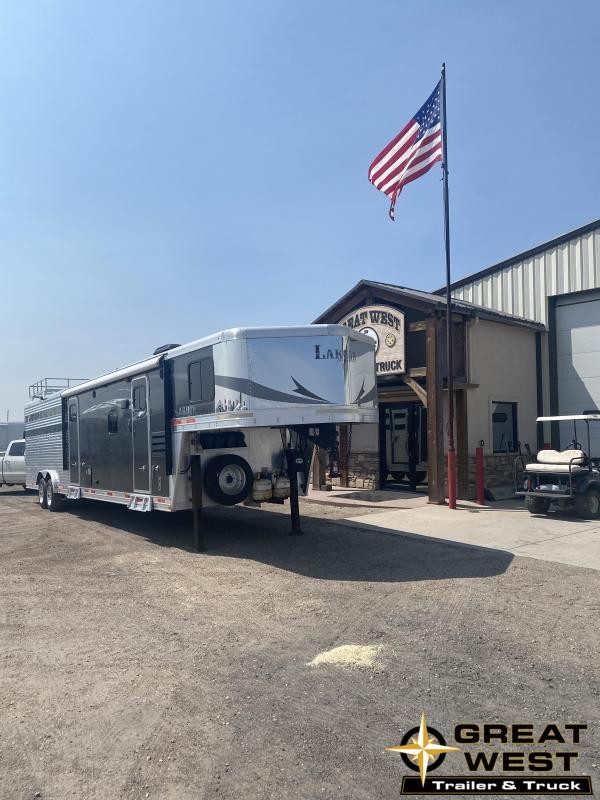 2017 Lakota 11ft Short Wall slide out Stock/ Combo Horse Trailer 2017 Lakota 11ft Short Wall slide out Stock/ Combo Horse Trailer