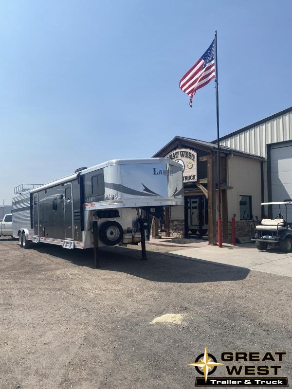 2017 Lakota 11ft Short Wall slide out Stock/ Combo Horse Trailer 2017 Lakota 11ft Short Wall slide out Stock/ Combo Horse Trailer