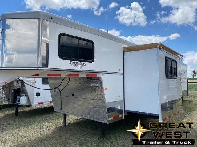 2014 Trails West Special Lite Slide Out 4Horse Horse Trailer 2014 Trails West Special Lite Slide Out 4Horse Horse Trailer