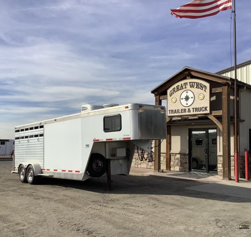 2003 Integrity 8' Short Wall 3 Horse Trailer Weekender Package 2003 Integrity 8' Short Wall 3 Horse Trailer Weekender Package