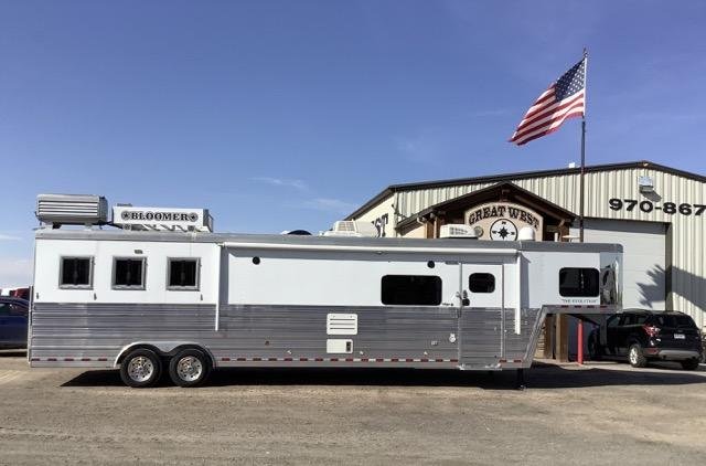 2017 Bloomer 17ft Short Wall Outlaw Living Quarters 3 Horse Trailer 2017 Bloomer 17ft Short Wall Outlaw Living Quarters 3 Horse Trailer