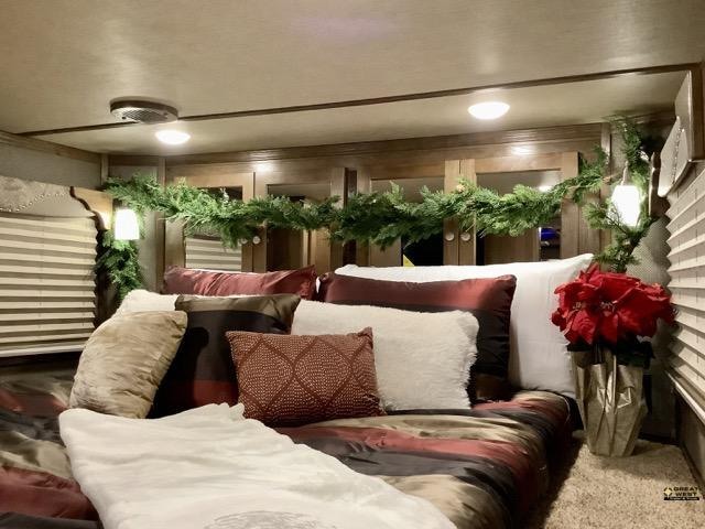 2023 SMC 4 Horse Slant Gooseneck with 18 ft. Living Quarters and 9ft. Slideout 2023 SMC 4 Horse Slant Gooseneck with 18 ft. Living Quarters and 9ft. Slideout