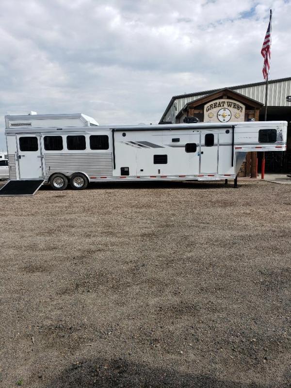 2020 SMC SL8413SSR Horse Trailer 4 2020 SMC SL8413SSR Horse Trailer 4