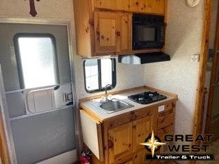 2005 Charmac 10' Short wall Living Quarters 3 Horse Trailer 2005 Charmac 10' Short wall Living Quarters 3 Horse Trailer