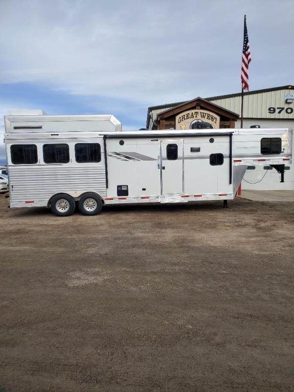2020 SMC Laramie 10' Short wall 3 Horse Trailer 2020 SMC Laramie 10' Short wall 3 Horse Trailer