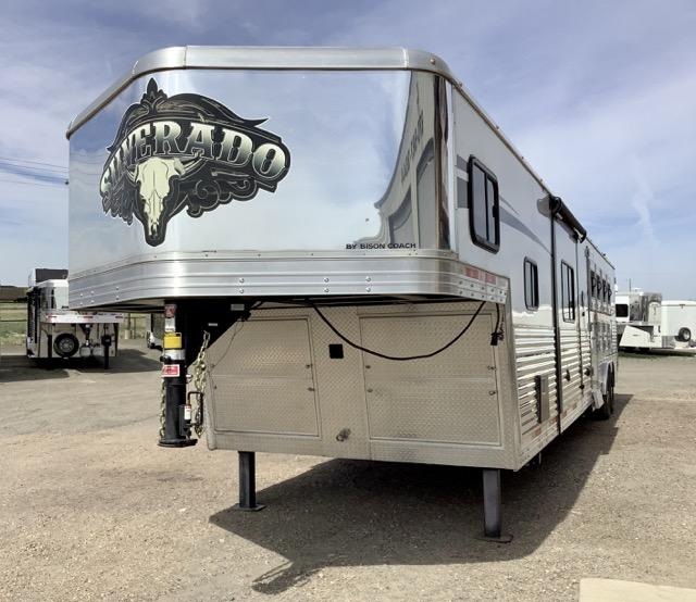 2018 Bison Silverado Living Quarter 4 Horse Trailer 2018 Bison Silverado Living Quarter 4 Horse Trailer