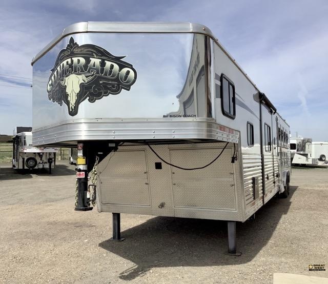 2018 Bison Silverado Living Quarter 4 Horse Trailer 2018 Bison Silverado Living Quarter 4 Horse Trailer