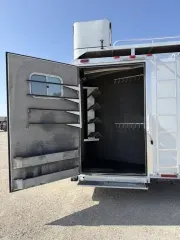 used Horse Trailers Platinum Coach  for sale, in Stephenville, TX Thumbnail 4