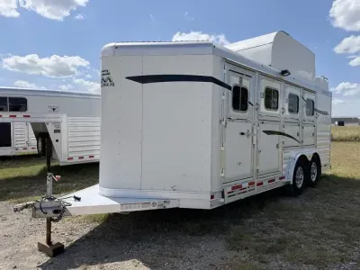 2024 Platinum Coach 4H BP w/ Hay Pod