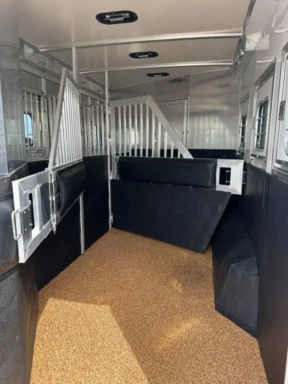 used Horse Trailers Hart Trailers  for sale, in Stephenville, TX Thumbnail 9