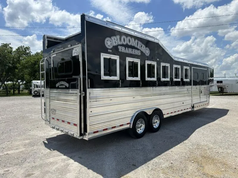 used Horse Trailers Bloomer  for sale, in Stephenville, TX Thumbnail 4