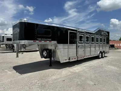2025 Bloomer Trailers 6H Trainer