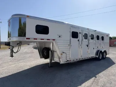 2016 Hart Trailers 4H GN w/ 4' DR