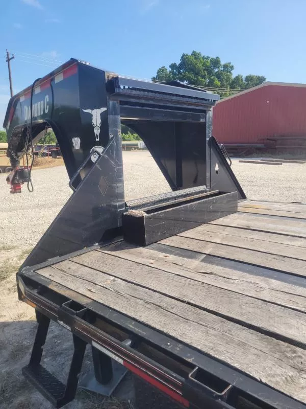 new Equipment / Flatbed Trailers Diamond C Trailers  for sale, in Hallettsville, TX Thumbnail 2