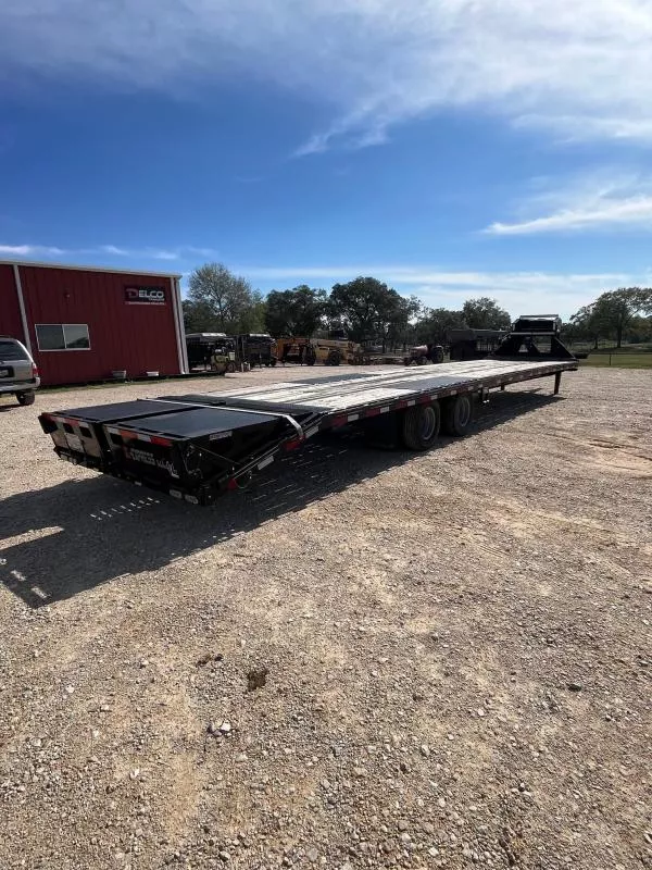 used Equipment / Flatbed Trailers Diamond C Trailers  for sale, in Hallettsville, TX Thumbnail 5