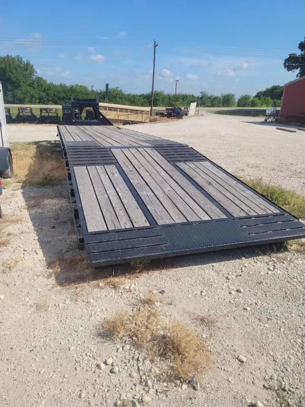 new Equipment / Flatbed Trailers Diamond C Trailers  for sale, in Hallettsville, TX Thumbnail 3