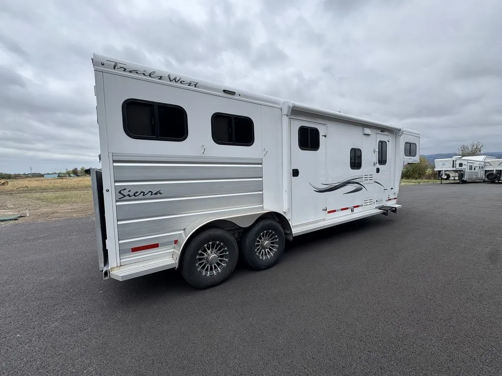 used Horse Trailers Trails West  for sale, in Harrisburg, OR Thumbnail 3