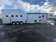 used Horse Trailers Platinum Coach  for sale, in Harrisburg, OR Thumbnail 3