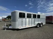 2011 Royal T Trailers 4 - 6 Horse Bumper Pull 